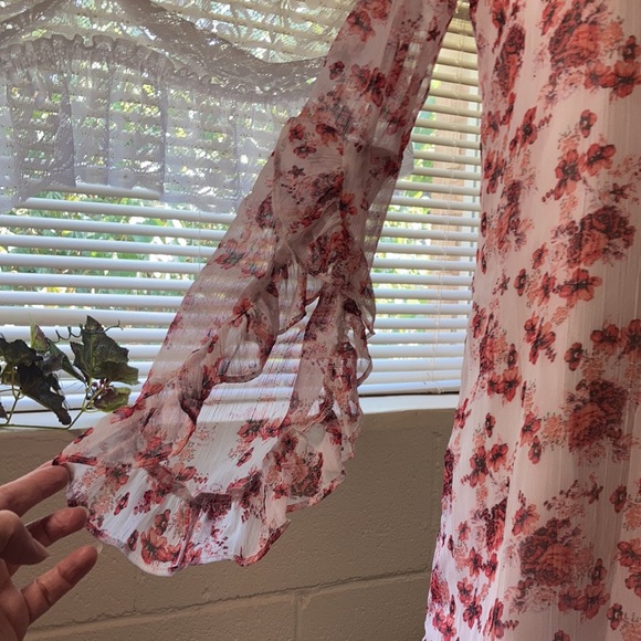 Charlotte Russe Floral Top with Ruffles on the Sleeves - Picture 4 of 8